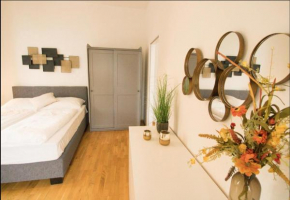 Between Schoenbrunn & the City Center (Apt. 16)